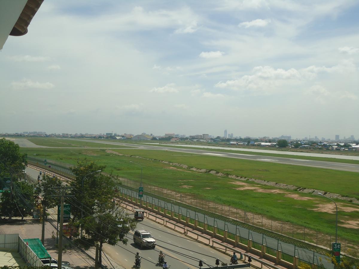 Golden Apple Hotel - Airport Phnom Penh Extérieur photo