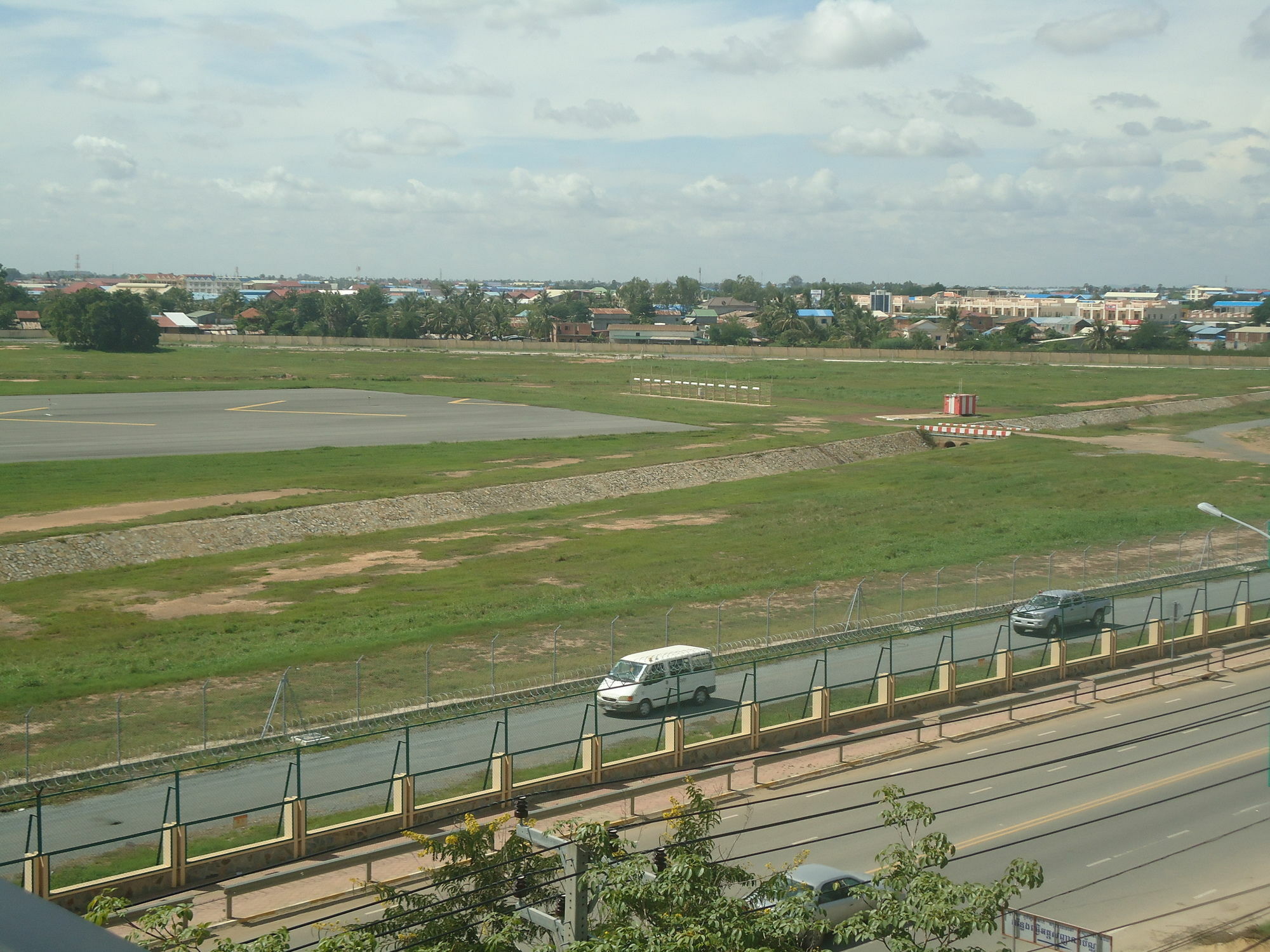 Golden Apple Hotel - Airport Phnom Penh Extérieur photo